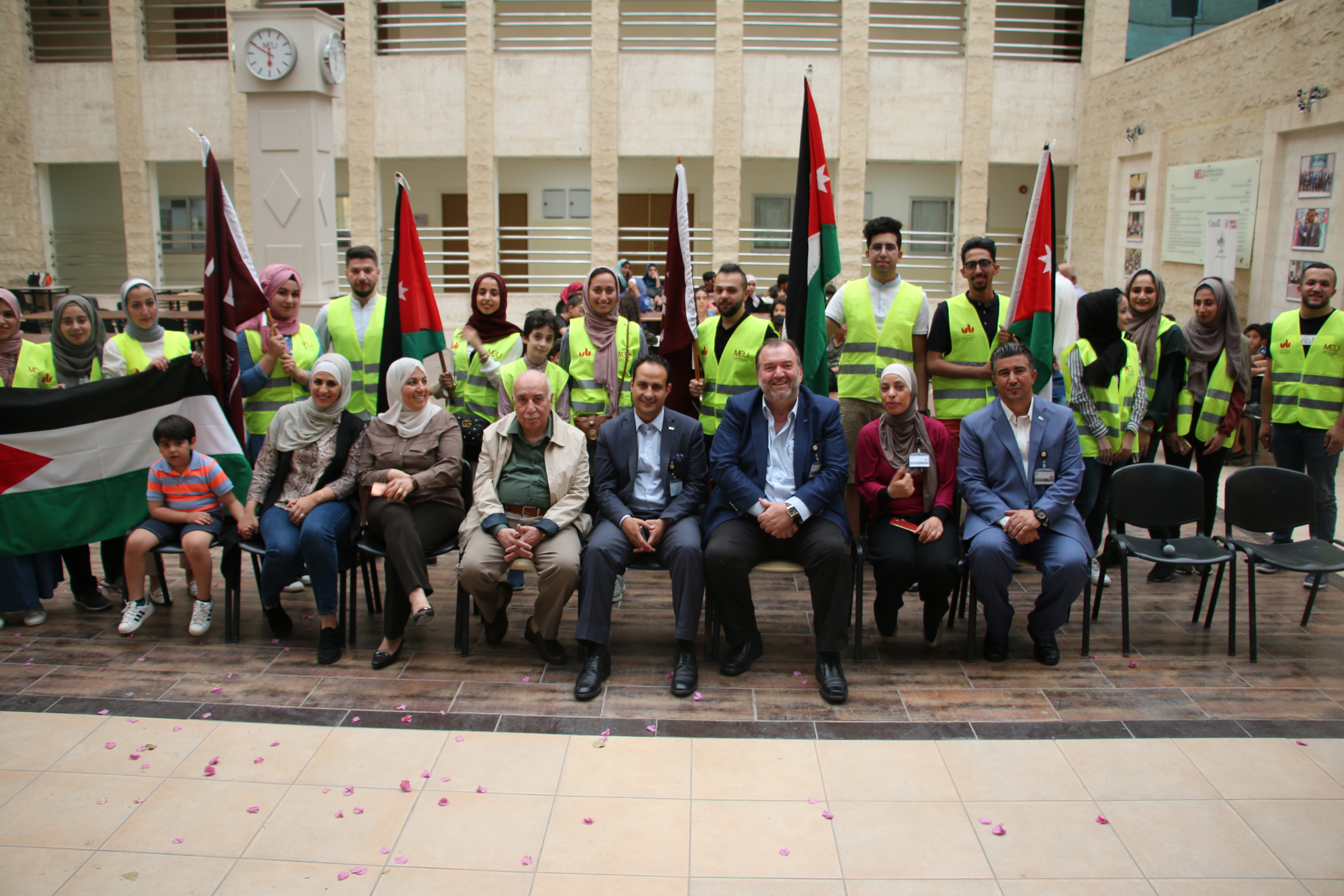 جامعة الشرق الاوسط تحتفل بذكرى عید الاستقلال 73 