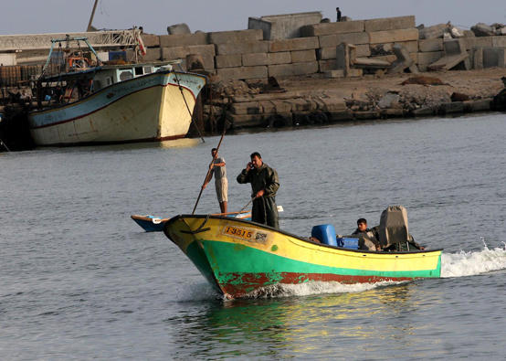 مقتل صيادين فلسطينيين برصاص البحرية المصرية