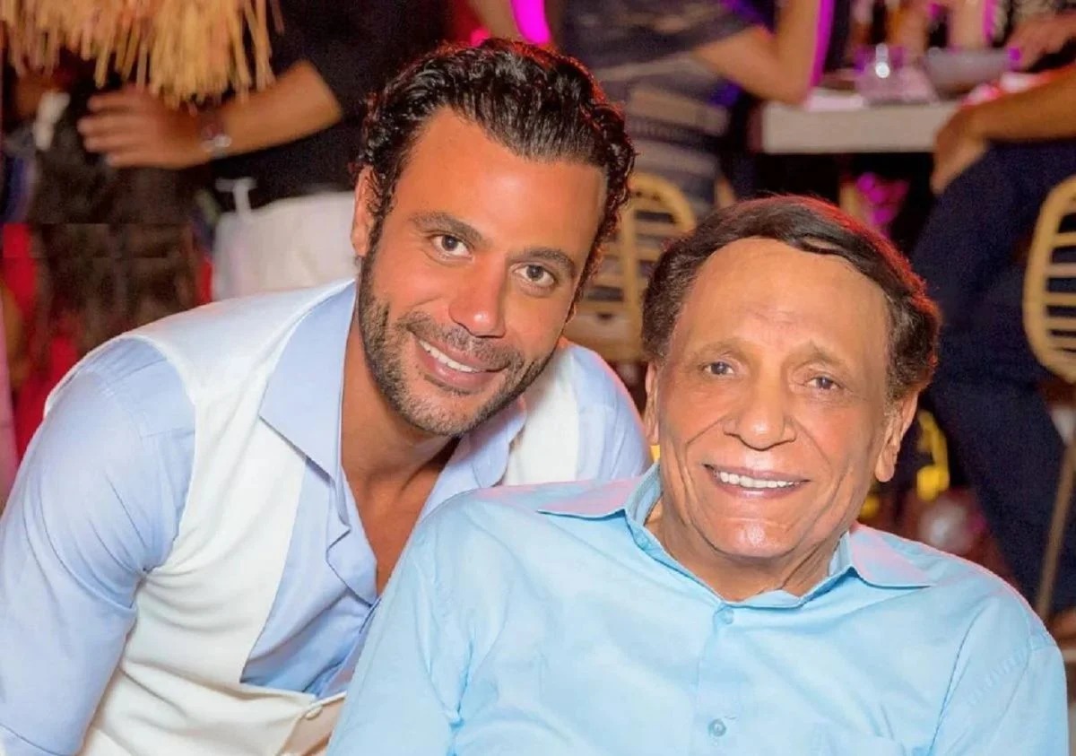 محمد إمام ينشر صورة نادرة له مع والده عادل إمام ..  ومتابعوه يتفاعلون