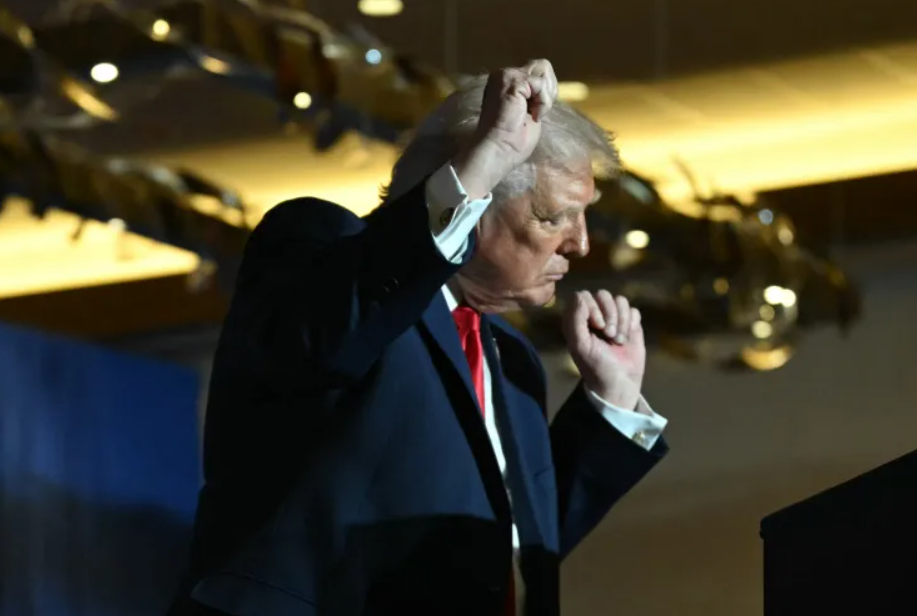 تراجع شعبية ترمب ينذر بصراع مصيري في الانتخابات النصفية 2026