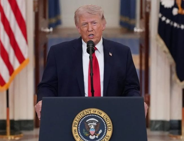 ترامب: أمرت قوات البحرية باعتراض كل سفينة دفعت رسوما لإيران