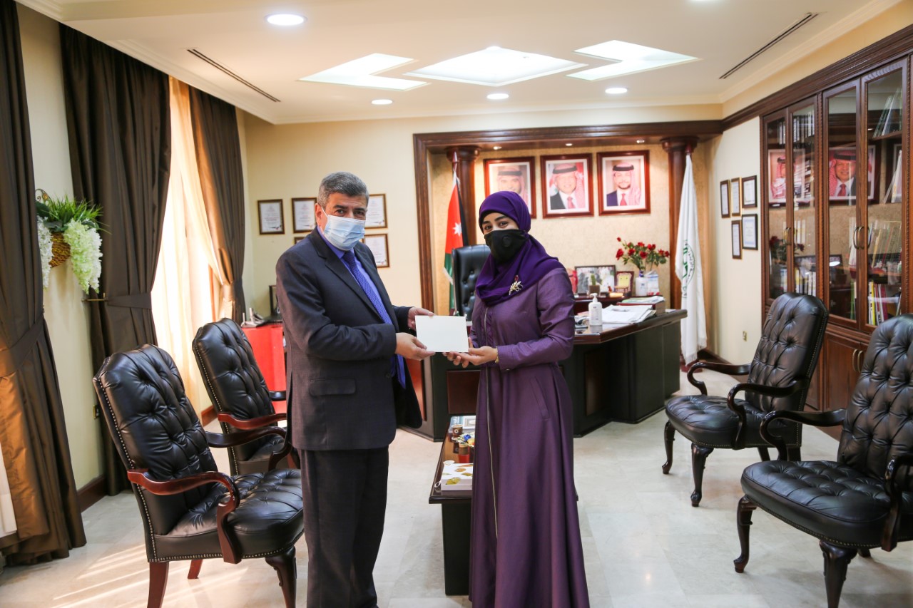 جامعة الزيتونة الأردنية تكرم المعلمة ميساء الهويمل لفوزها بجائزة الملكة رانيا العبدالله للتميز التربوي  