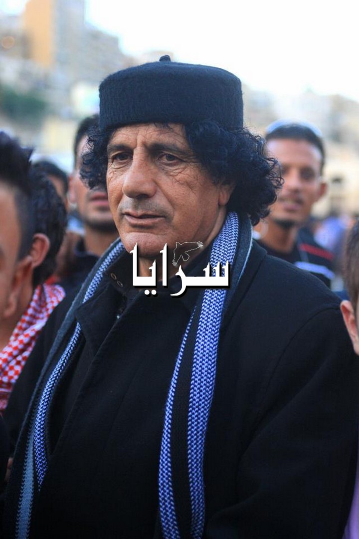 بعدسة "سرايا"  ..   القذافي  يتجول بوسط البلد و يلتقي بالمعجبين !