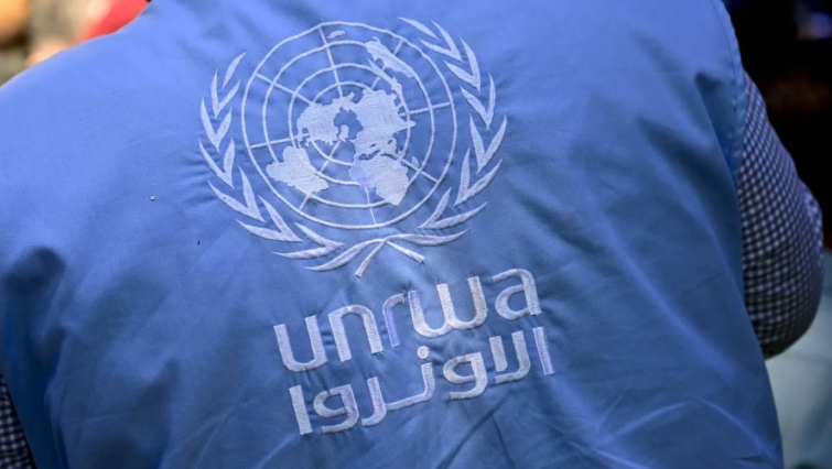 قرار أثار الجدل: "الأونروا" تحذف فلسطين من كتب مدارسها في لبنان