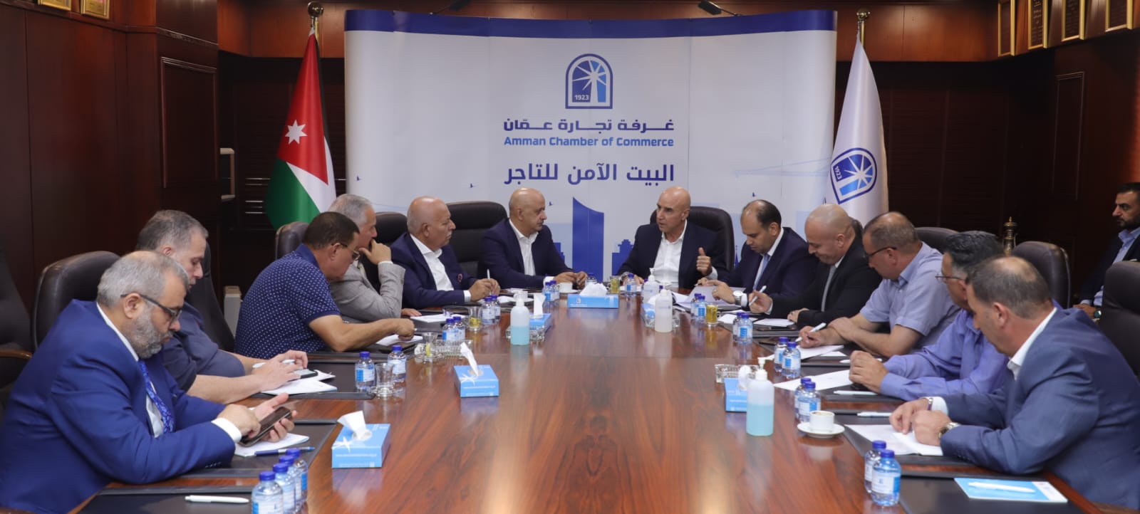 لخدمة المستثمرين وتسهيل أعمالهم الاتفاق على فتح مكتب لوزارة الاستثمار بمقر تجارة عمان 
