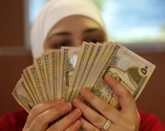 تقرير أمريكي: 425 دينار متوسط الرواتب الشهرية للموظف في الأردن 