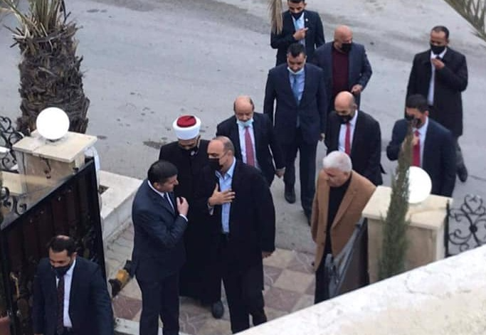 النائب الغويري يروي لـ"سرايا" تفاصيل مأدبة الغداء التي أقامها لرئيس الوزراء  ..  الخصاونة: إذا صاروا 21 "أنا مروح"