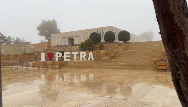 الأمطار تنعش البترا  ..  وكميات الهطول تتجاوز 50 ملم