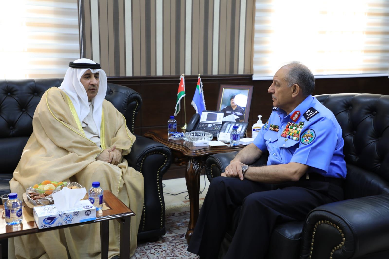 اللواء المعايطة يلتقي السفير الكويتي في عمان