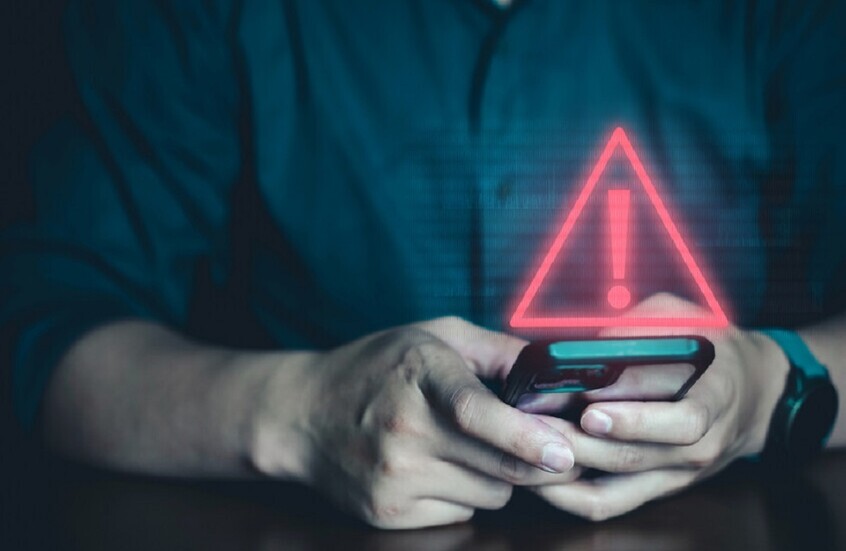 غوغل تحذر: اختراق "قوي" يهدد أجهزة "آيفون"