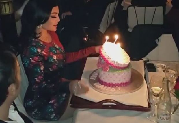ما هو عمر هيفاء وهبي؟