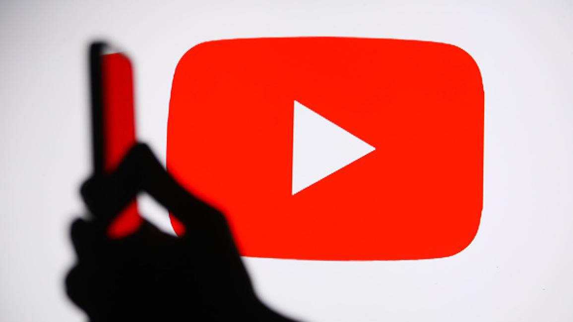 جدة تصبح نجمة على يوتيوب دعمًا لحفيدها المصاب بالسرطان 