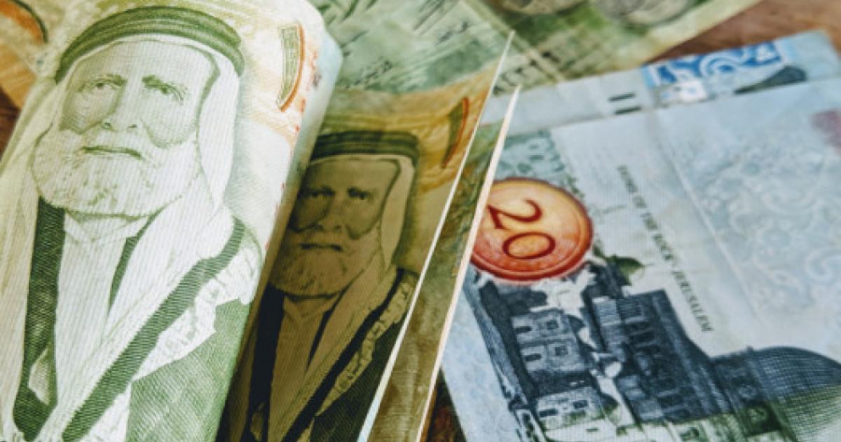 "الشعب مقترض أو مديون" ..  بنوك "تغولت" ونقاشات نادرة عن دور الـ "بانكرز": من وين بتيجي أرباحهم؟ 