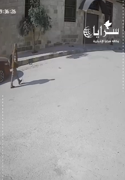 فيديو يوثق لحظة نجاة مواطن من هجوم كلب ضال في الرصيفة