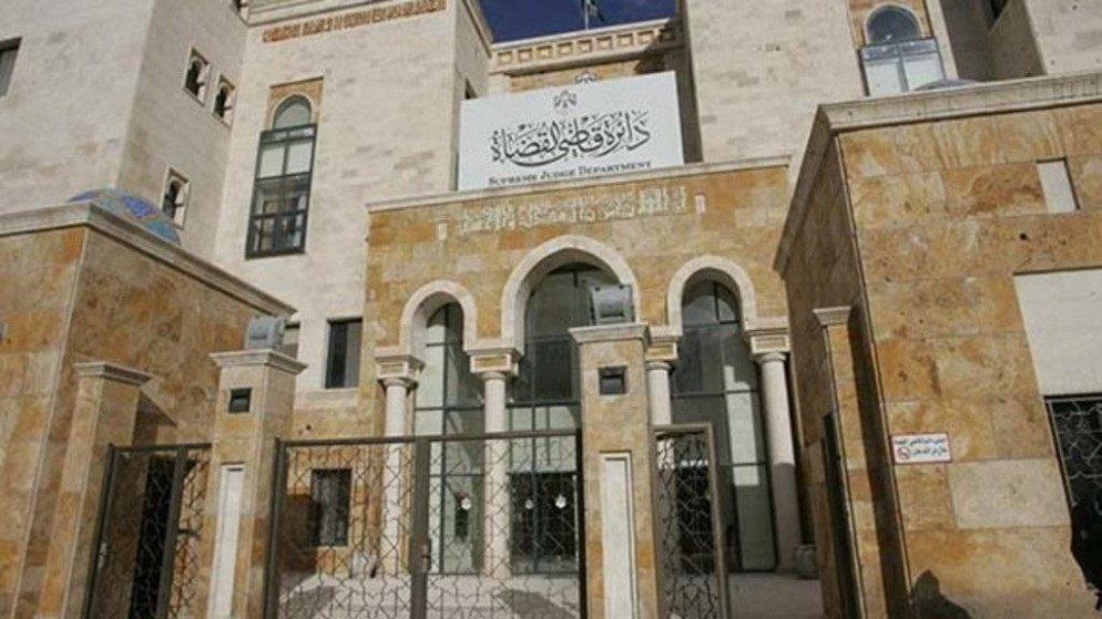قاضي القضاة يتفقد سير العمل في مجمع محاكم صويلح الشرعية    