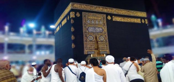 السعودية تُصدر قراراً جديداً بشأن العُمرة وزيارة الأماكن المقدسة  