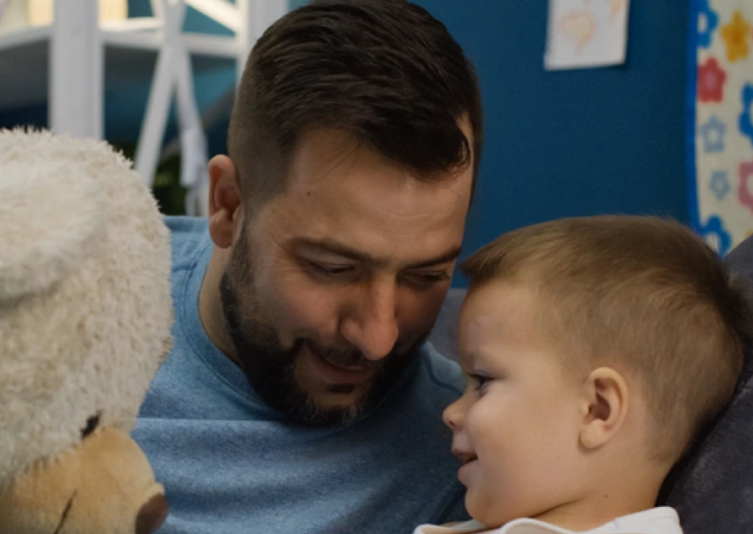 أسئلة يجب طرحها على طفلك قبل النوم