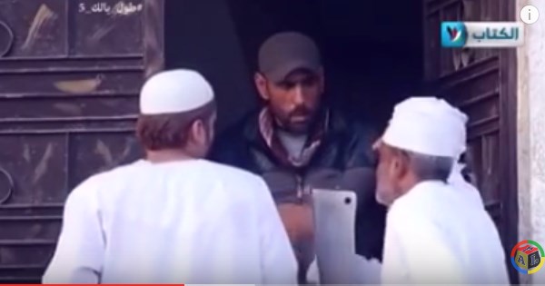 اطلاق النار على الفنان مؤمون شويخ خلال برنامج الكاميرا الخفية في غزة | طول بالك 5