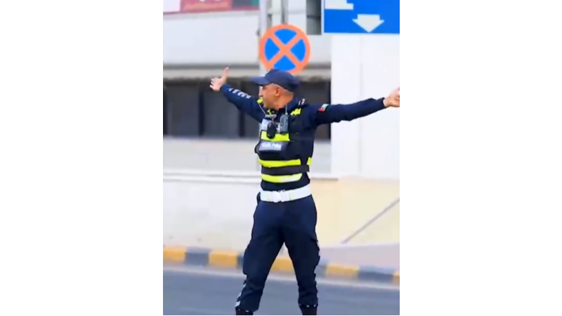 الوكيل "داود" رجل سير يشعل "مواقع التواصل" ويثير إعجاب الأردنيين - فيديو 