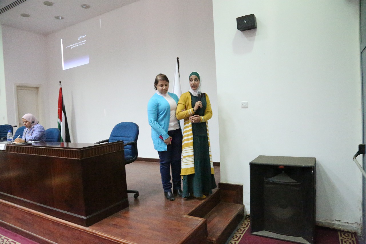 محاضرة تعريفية بمناسبة اليوم العالمي للعصا البيضاء في جامعة الزيتونة الاردنية