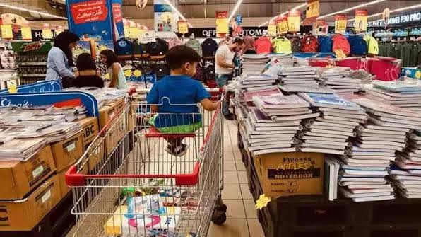 حجير: وفرة في القرطاسية واستقرار الأسعار مع ضعف الحركة الشرائية