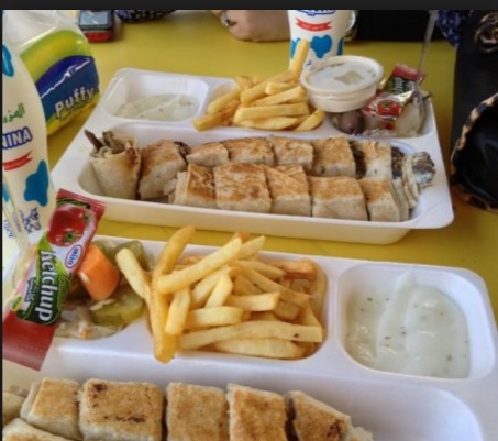 الزرقاء : وجبة الشاورما سعرها وصل لثلاثة دنانير ونصف  ..  ومواطنون : اين الرقابة ؟!