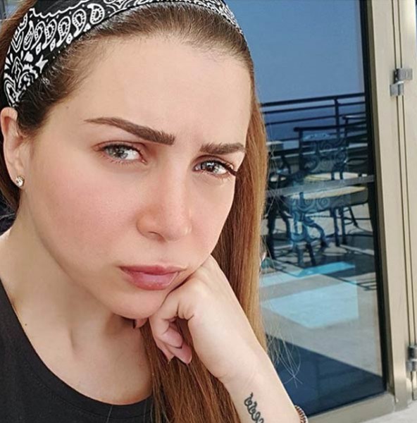 بالصور .. مي عزالدين تشتكي لجمهورها مرضها الغريب وحرارتها المرتفعة