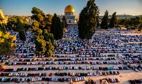 50 ألف مصل أدوا صلاة الجمعة في الأقصى