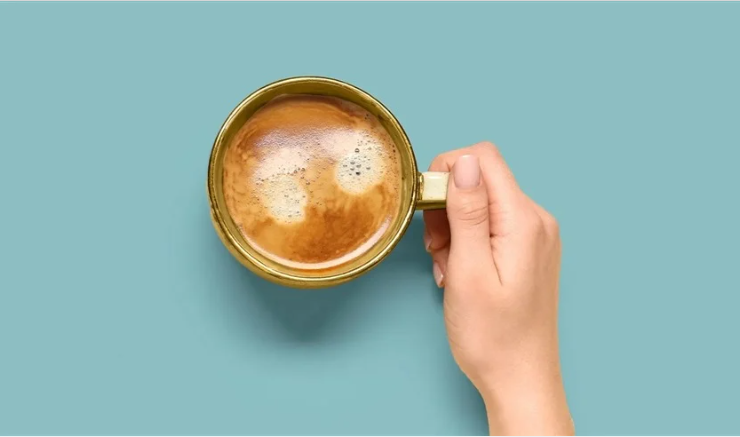 فنجانك اليومي يحميك ..  كيف يساهم الكافيين في تقليل دهون الجسم ومحاربة السكري؟