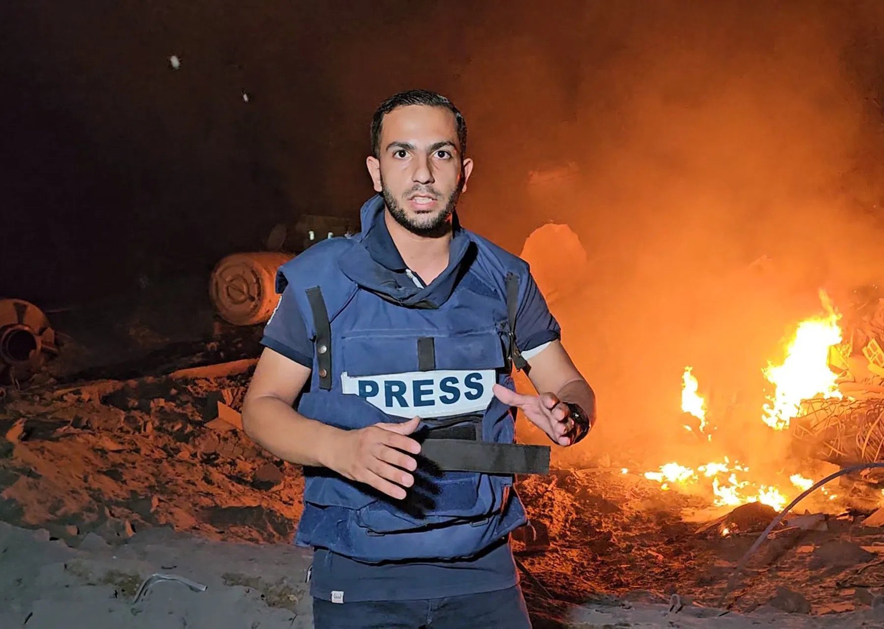 بالفيديو ..   استشهاد الصحفي أنس الشريف وزميله محمد قريقع بعد استهدافهما من قبل جيش الاحتلال