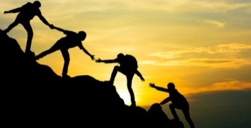الأخ الأكبر يريد من إخوته الطاعة الدائمة، فما توجيهكم؟