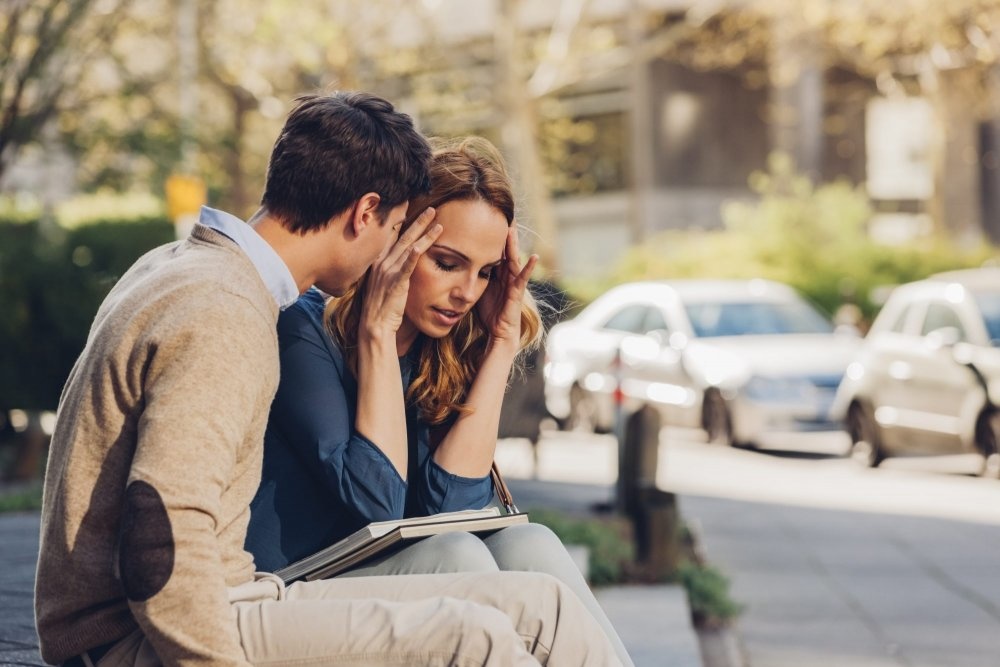 أعيش في مدينة وخطيبي يريدني أسكن بقريته ..  هل أوافق؟