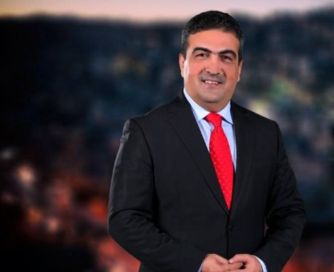 المذيع المتألق ياسر النسور  ..  اسم فخم و صوت يصدح و يؤرق الفاسدين 
