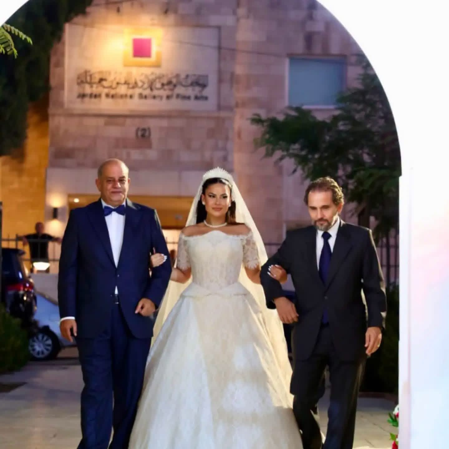 الزميل الخالدي يهنئ الصديق باسل الطراونة بمناسبة زفاف ابنته "لين" على المهندس باسل أبو خضر