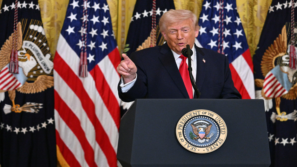 ترامب: إيران "مهزومة تماما وتريد إبرام اتفاق"