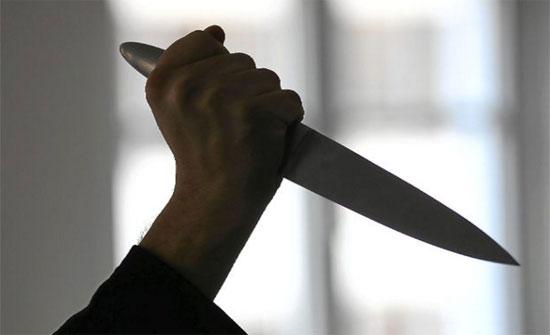 سيدة تنقذ فتاة من القتل على يد ابنتها