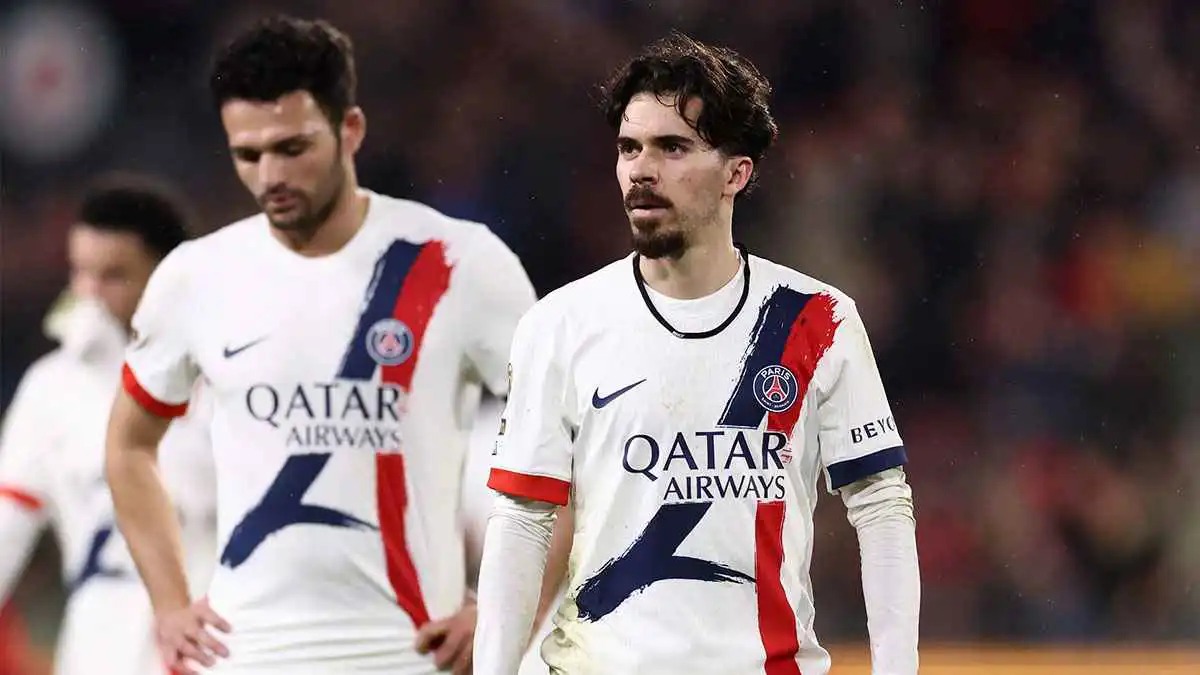 بـ140 مليوناً ..  برشلونة ينقض على نجم باريس سان جيرمان  