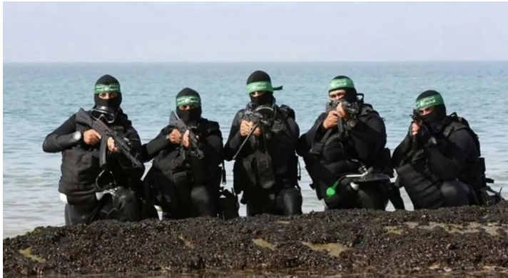 المقاومة: قوة "الضفادع البشرية" تتسلل إلى شواطئ"زيكيم" وتشتبك مع الاحتلال