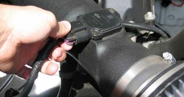 أبرز أسباب وعلامات تلف حساس الهواء في السيارة