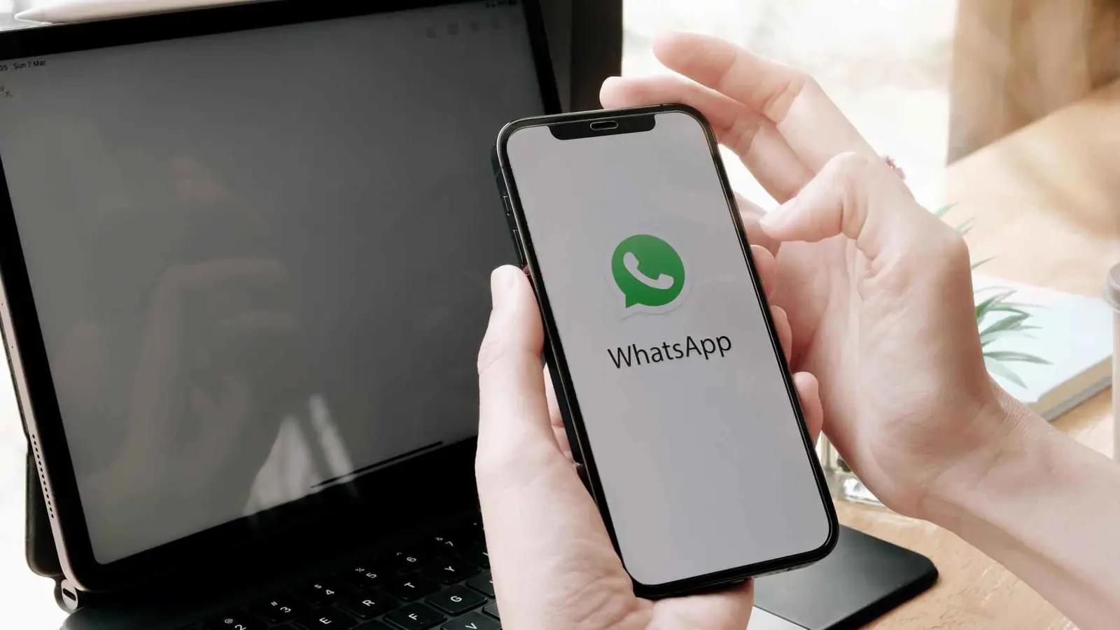 ميزة جديدة ..  تلخيص رسائل "واتساب" بالذكاء الاصطناعي