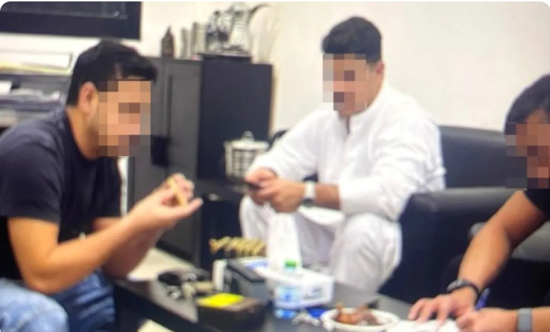 الكويت: منع سفر طبيب وزوجته لمحاولة تهريب 64 طلقة في طائرة