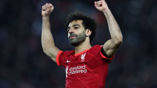 بسبب محمد صلاح ..  مدافع ليفربول السابق ينتقد إدارة "الريدز"