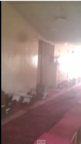بالفيديو: "جن" مسلم يؤدي الصلاة داخل مسجد مهجور في السعودية 