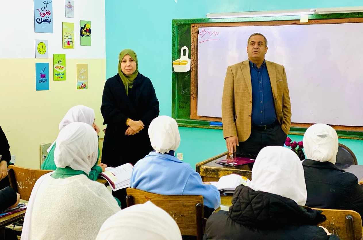 الشديفات يزور مدرستي رابعة العدوية والرصيفة الأساسية