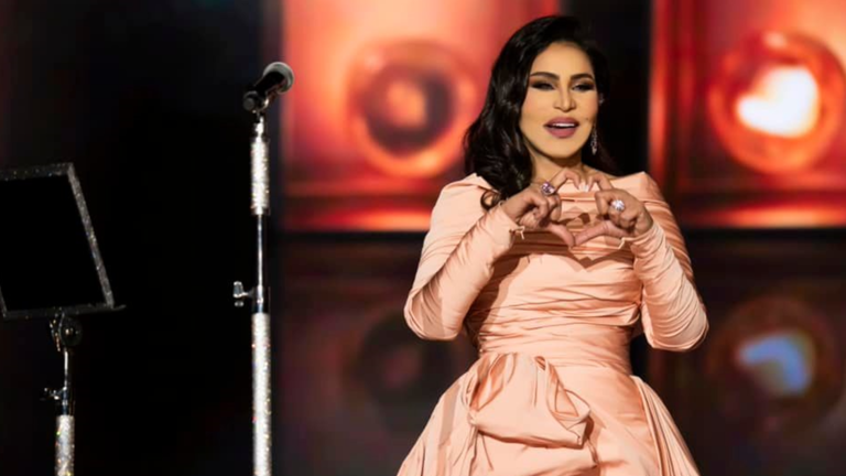 الفنانة أحلام تعود من السفر بـ91 حقيبة  ..  فيديو