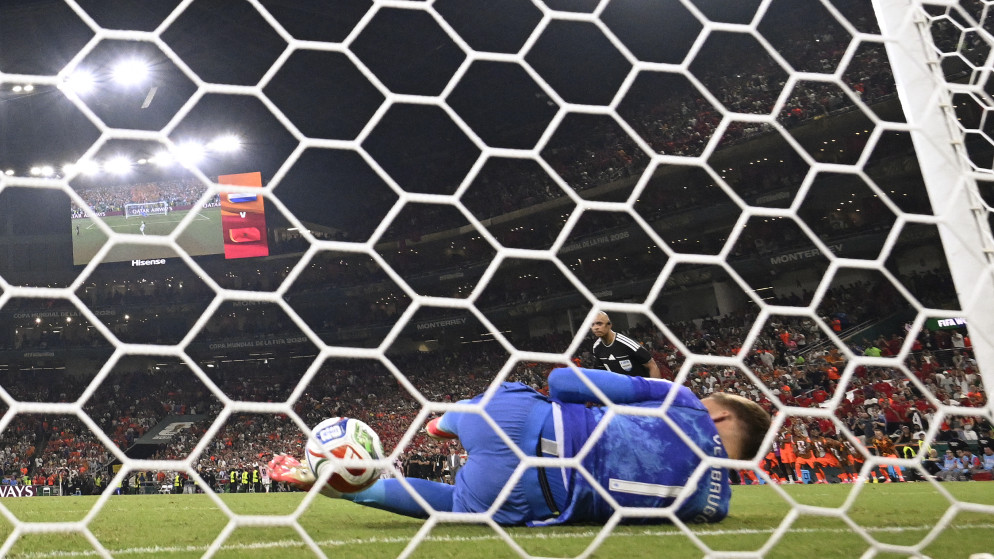 المغرب يقصي هولندا بركلات الترجيح ويتأهل إلى دور الـ16
