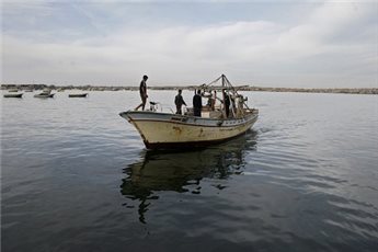 غزة : الاحتلال يعتقل اثنين من الصيادين