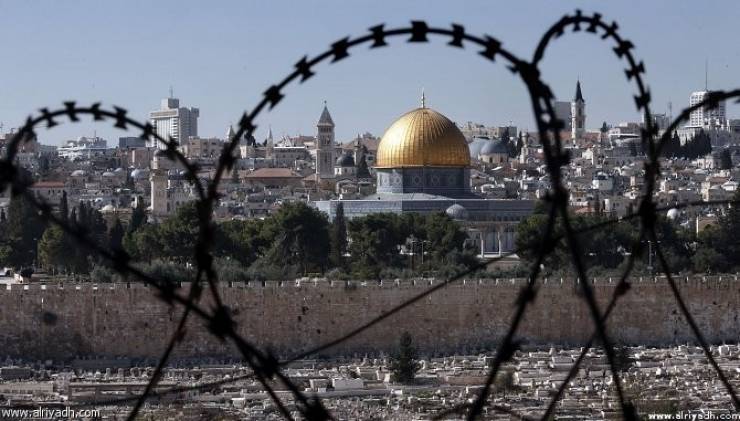 الاحتلال يحطم وينبش بمقبرة في القدس