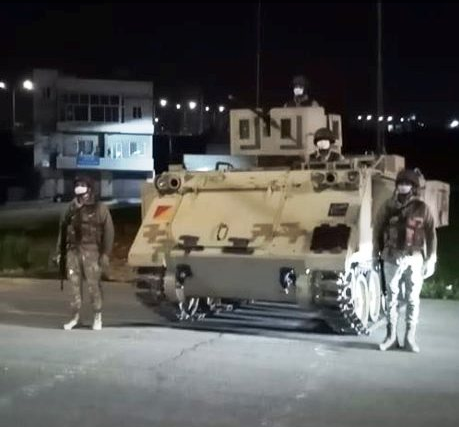 بالصور ..  الجيش يعيد انتشاره في الشوارع 