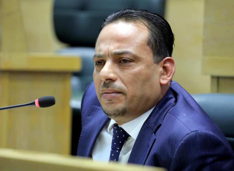 النائب العلاقمة لـ "سرايا" : تخوف من عدم اقامة مشروع الناقل الوطني بالوقت المحدد وسيتم استدعاء الوزير "النجار"